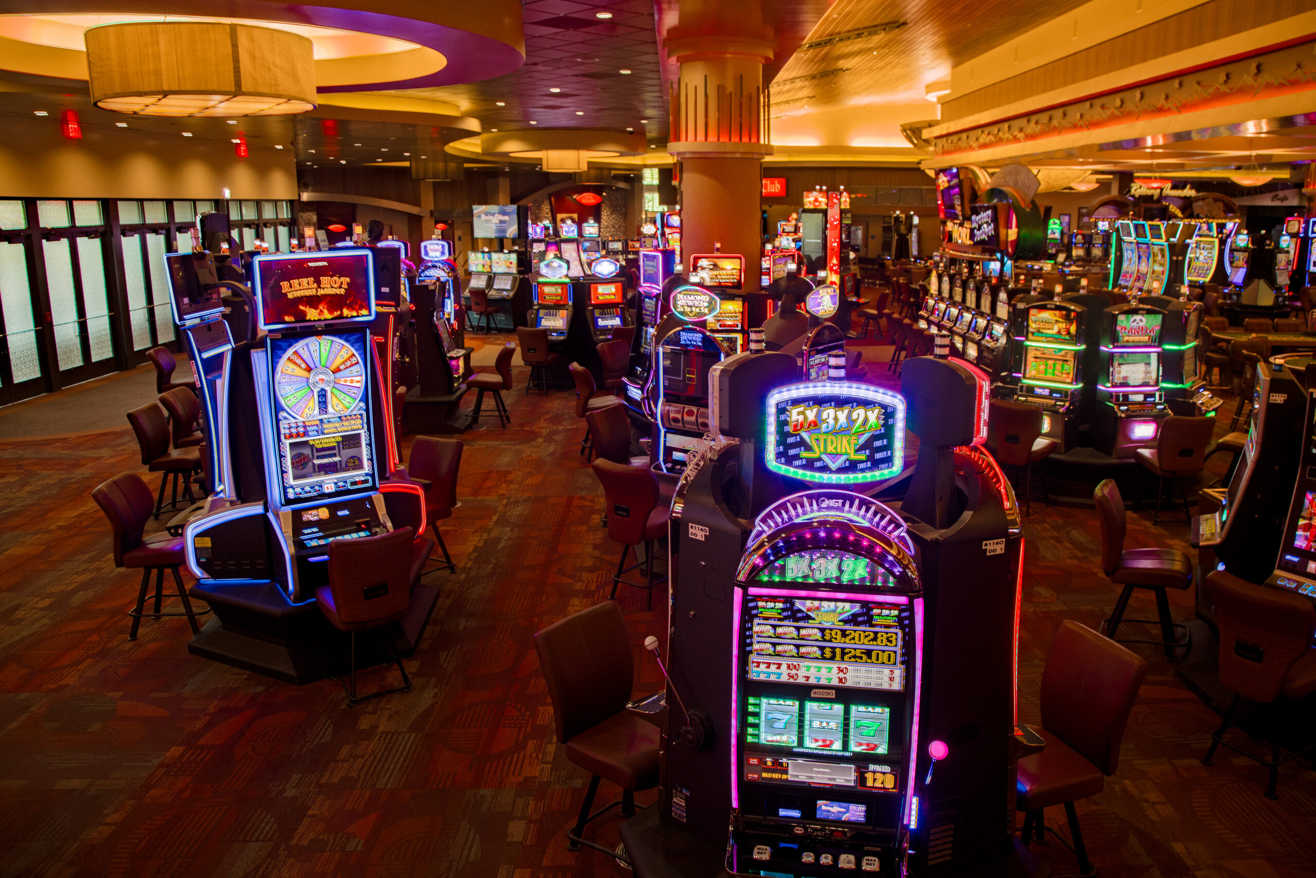 Safe ways to use a free credit slot without losing control